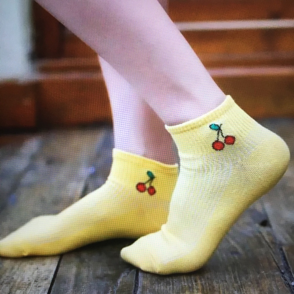 𝕔𝕙𝕖𝕣𝕣𝕪 𝕒𝕟𝕜𝕝𝕖 𝕤𝕠𝕔𝕜𝕤 🍒